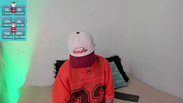 Snapshot of Tomy_Rox chatting on December 14, 2025, 7:52 pm Tomy Rox online show from December 14, 2025, 7:52 pm