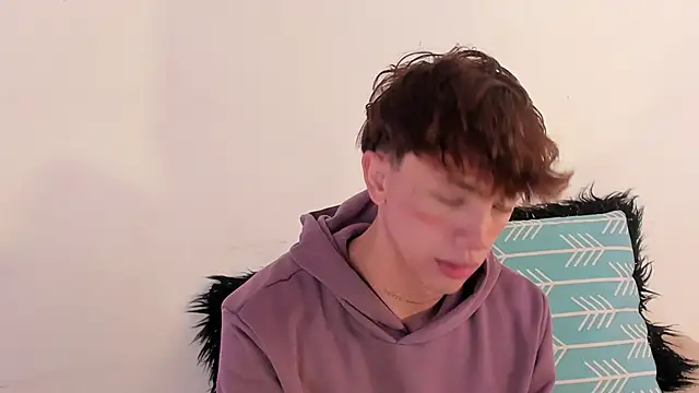 Snapshot of Tomy_Rox chatting on November 6, 2025, 8:35 pm Tomy Rox online show from November 6, 2025, 8:35 pm