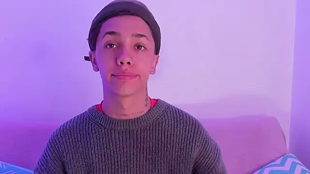 Snapshot of Tomy_Rox chatting on November 12, 2025, 8:56 pm Tomy Rox online show from November 12, 2025, 8:56 pm