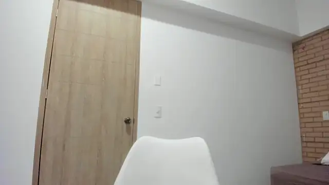 Vera Fernandez online show from April 14, 2026, 11:10 pm