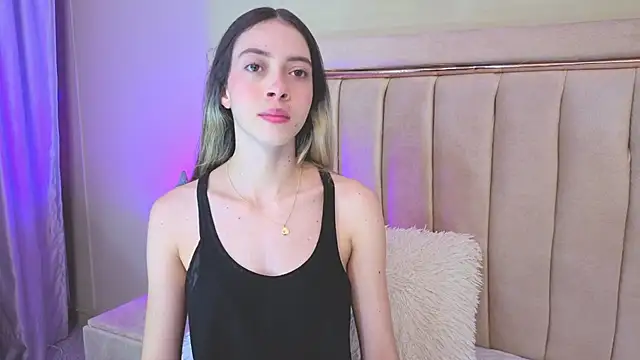 sophiia grey 1 online show from May 18, 2026, 11:09 pm