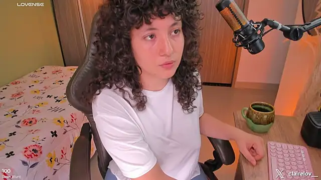 Snapshot of orchide_ chatting on January 18, 2026, 10:02 pm orchide online show from January 18, 2026, 10:02 pm