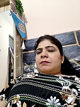 Snapshot of Husnpari20 chatting on April 1, 2026, 5:20 am Husnpari20 online show from April 1, 2026, 5:20 am