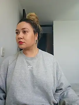 Lufer doll online show from February 4, 2026, 11:11 pm