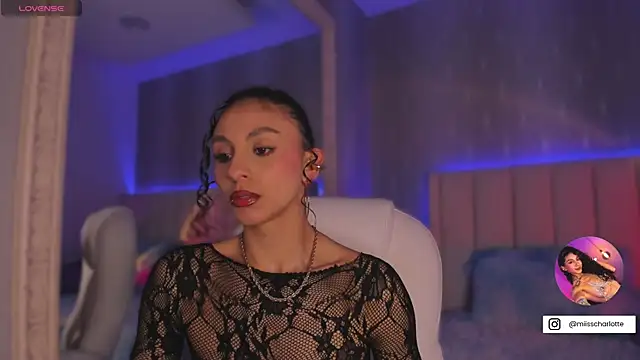 Snapshot of MiissCharlotte chatting on October 15, 2025, 5:17 am MiissCharlotte online show from October 15, 2025, 5:17 am