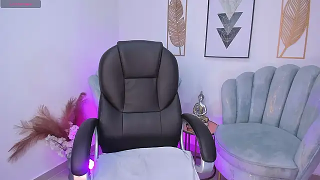 Snapshot of Aida_adams chatting on March 8, 2026, 12:08 pm Aida adams online show from March 8, 2026, 12:08 pm