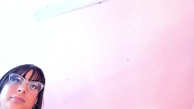 Red lady online show from January 23, 2025, 7:00 am