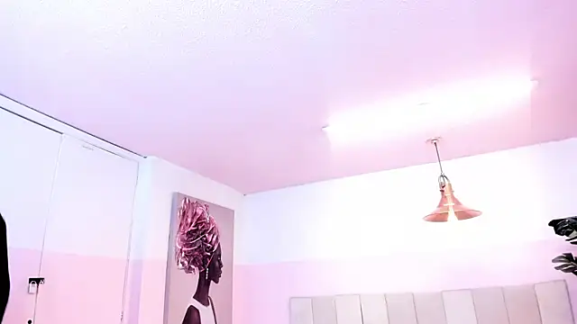 Red lady online show from January 14, 2025, 6:56 am