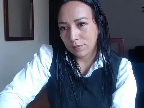 Snapshot of Laura_martin_ chatting on March 10, 2025, 8:23 pm Laura martin online show from March 10, 2025, 8:23 pm