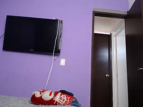 Snapshot of Laura_martin_ chatting on February 1, 2026, 6:39 pm Laura martin online show from February 1, 2026, 6:39 pm