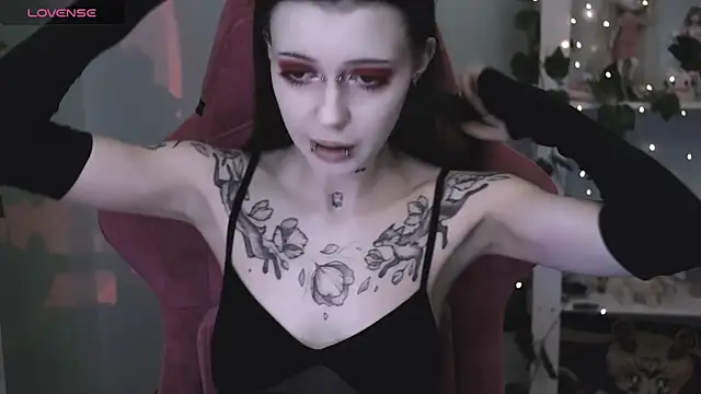 Snapshot of prettybones chatting on April 8, 2026, 12:12 am prettybones online show from April 8, 2026, 12:12 am