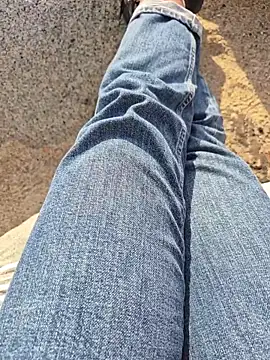 Snapshot of SexyErola27 chatting on November 17, 2025, 9:24 am SexyErola27 online show from November 17, 2025, 9:24 am