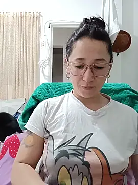 Snapshot of emilypoppy3 chatting on June 6, 2026, 12:54 pm emilypoppy3 online show from June 6, 2026, 12:54 pm