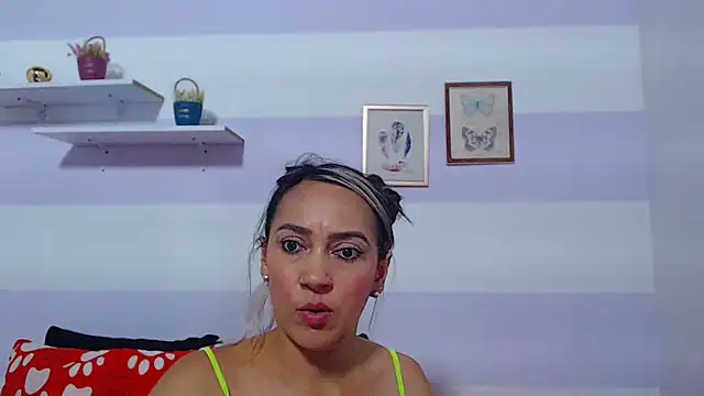 kimberlyvega online show from March 19, 2026, 6:52 pm