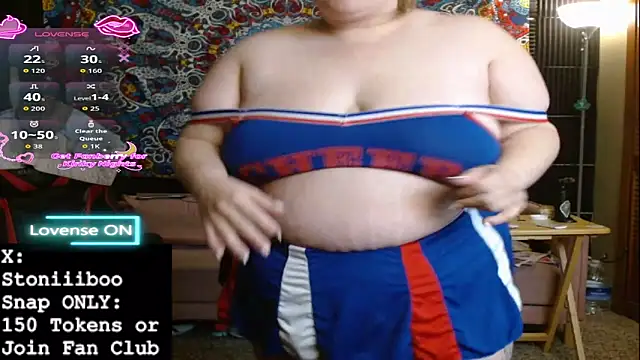 Snapshot of Stoniiiboo chatting on November 11, 2025, 1:50 pm Stoniiiboo online show from November 11, 2025, 1:50 pm