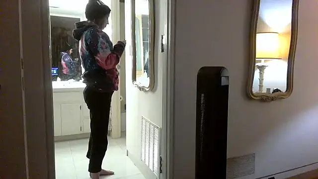 Snapshot of Butterfly876 chatting on January 10, 2025, 2:25 am Butterfly876 online show from January 10, 2025, 2:25 am