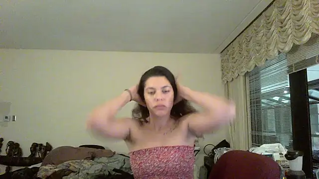 Snapshot of Butterfly876 chatting on March 15, 2025, 10:03 am Butterfly876 online show from March 15, 2025, 10:03 am