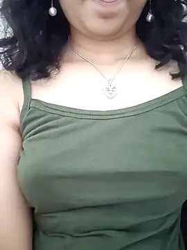 Angleannie online show from October 3, 2025, 1:45 pm