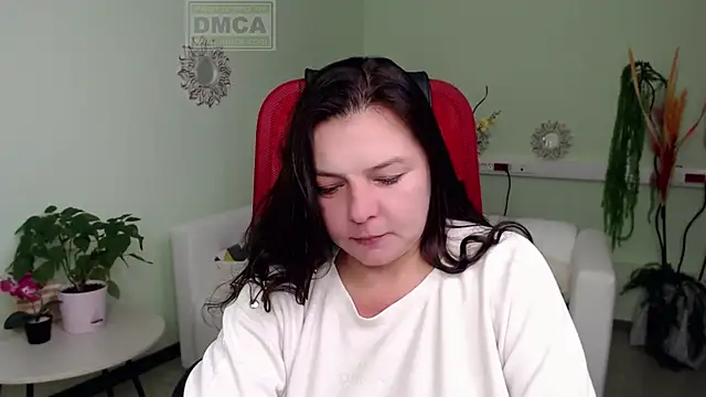 Snapshot of Lily_flower7 chatting on October 2, 2025, 4:38 am Lily flower7 online show from October 2, 2025, 4:38 am
