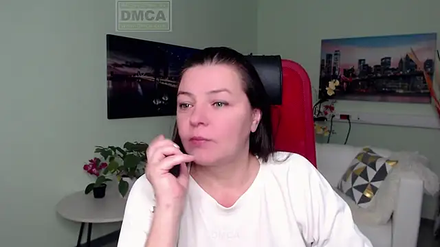 Lily flower7 online show from November 19, 2025, 4:45 am