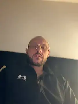 Guitccch online show from February 24, 2026, 11:49 pm