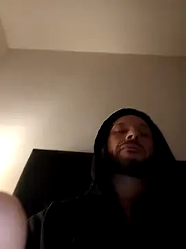 Snapshot of Guitccch chatting on April 4, 2026, 8:15 pm Guitccch online show from April 4, 2026, 8:15 pm