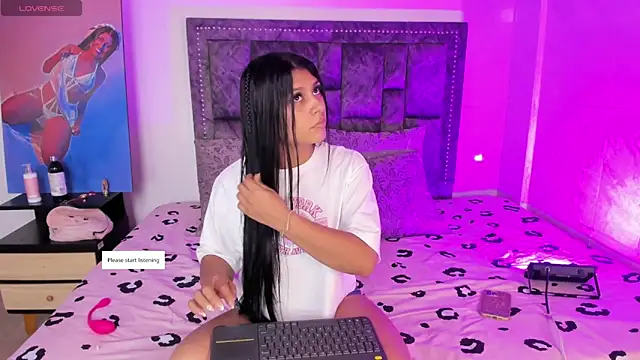 Snapshot of CandyRoxx1_ chatting on March 23, 2026, 7:58 pm CandyRoxx1 online show from March 23, 2026, 7:58 pm