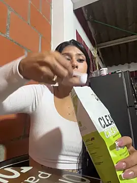 Snapshot of CandyRoxx1_ chatting on March 15, 2026, 5:58 am CandyRoxx1 online show from March 15, 2026, 5:58 am