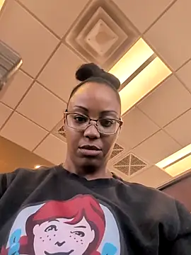 Snapshot of samone9 chatting on January 18, 2026, 6:44 pm samone9 online show from January 18, 2026, 6:44 pm