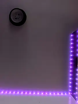 samone9 online show from April 3, 2026, 7:09 pm