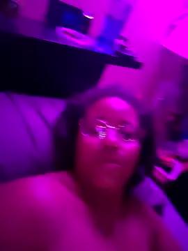 Snapshot of samone9 chatting on September 19, 2025, 5:28 pm samone9 online show from September 19, 2025, 5:28 pm