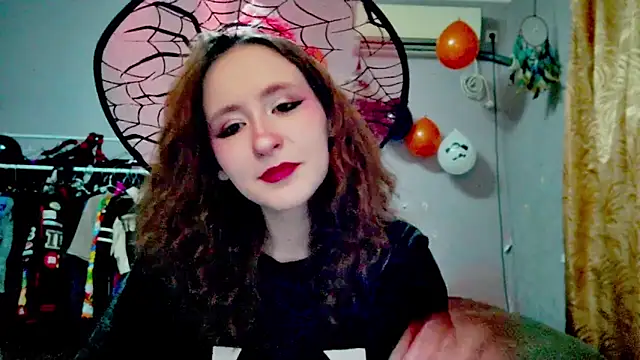 Snapshot of JoannaTompson chatting on October 18, 2025, 11:51 pm JoannaTompson online show from October 18, 2025, 11:51 pm