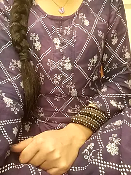 Snapshot of Ruchi-34 chatting on April 28, 2026, 9:52 pm Ruchi-34 online show from April 28, 2026, 9:52 pm