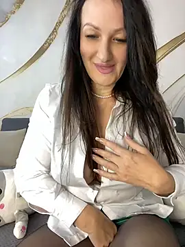 Katie-n online show from June 30, 2026, 6:02 am