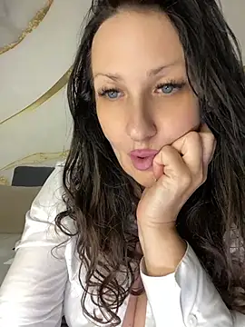Katie-n online show from July 30, 2026, 5:34 pm