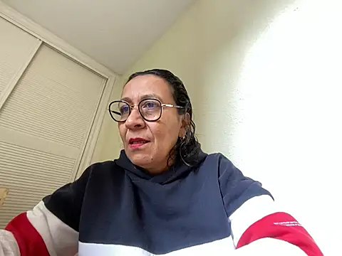 Snapshot of sweeviolet chatting on March 13, 2025, 1:40 pm sweeviolet online show from March 13, 2025, 1:40 pm