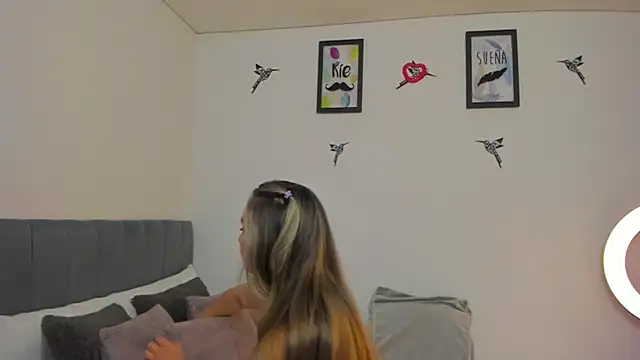 Snapshot of im_sarah34 chatting on October 28, 2025, 1:06 am im sarah34 online show from October 28, 2025, 1:06 am