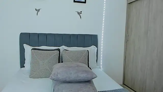 Snapshot of im_sarah34 chatting on March 1, 2026, 5:51 am im sarah34 online show from March 1, 2026, 5:51 am