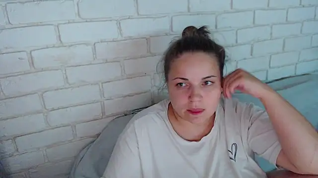 Crazyy girl  online show from October 26, 2025, 6:30 pm