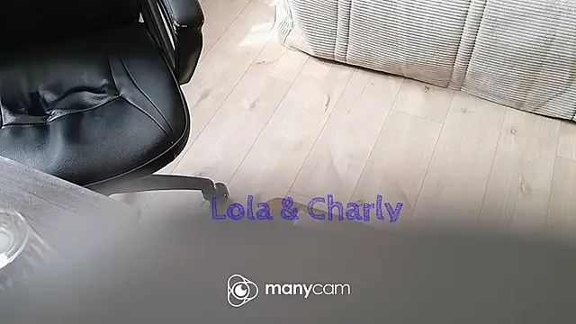 lolacharlyxh online show from May 1, 2026, 9:03 am