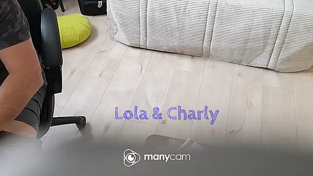 lolacharlyxh online show from April 28, 2026, 11:14 am