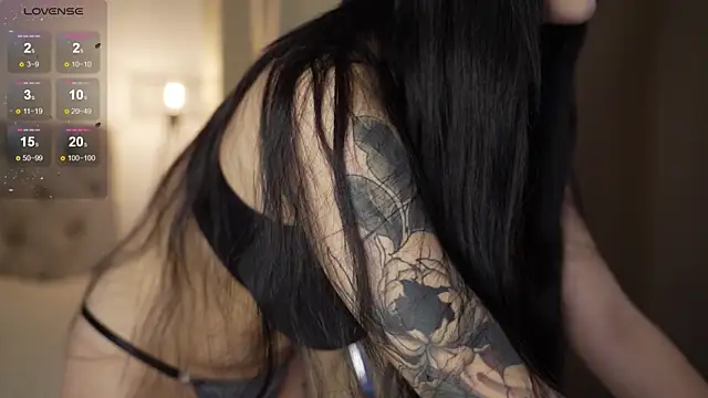 LindaWarners online show from October 26, 2025, 1:28 am