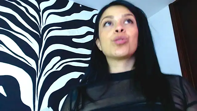 Snapshot of lilith_luv chatting on February 19, 2025, 6:22 am lilith luv online show from February 19, 2025, 6:22 am