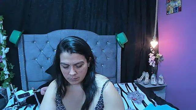 martina foxy  online show from March 22, 2025, 6:14 pm