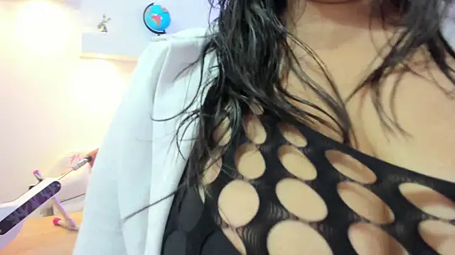 martina foxy  online show from October 4, 2025, 12:28 pm