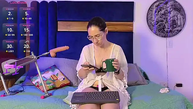 Snapshot of Andromeda-jade chatting on March 2, 2026, 3:51 am Andromeda-jade online show from March 2, 2026, 3:51 am