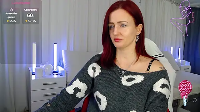 Snapshot of ElisaJane chatting on February 4, 2025, 10:02 pm ElisaJane online show from February 4, 2025, 10:02 pm