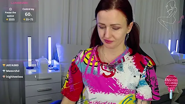 Snapshot of ElisaJane chatting on January 15, 2025, 1:34 am ElisaJane online show from January 15, 2025, 1:34 am