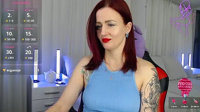 Snapshot of ElisaJane chatting on February 22, 2025, 11:13 pm ElisaJane online show from February 22, 2025, 11:13 pm