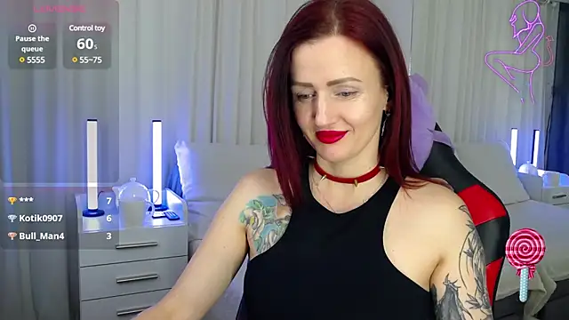 Snapshot of ElisaJane chatting on January 14, 2025, 1:36 am ElisaJane online show from January 14, 2025, 1:36 am
